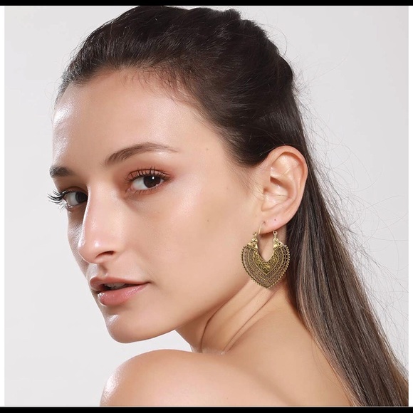 8 pc Vintage/Boho Style Drop Earrings - Picture 5 of 5